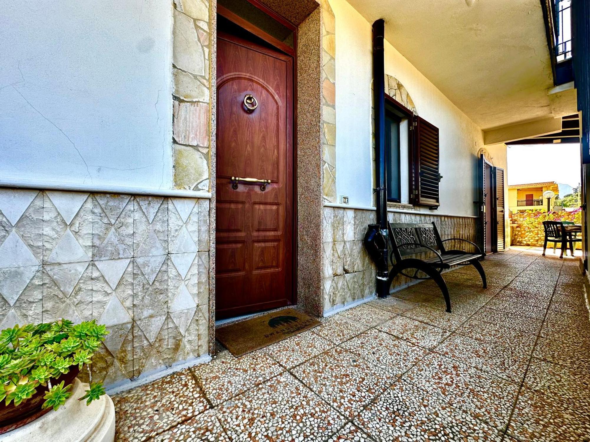 Casa Del Sole Apartment Campofelice Di Roccella Ngoại thất bức ảnh